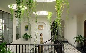 Paul Chabot Hotel